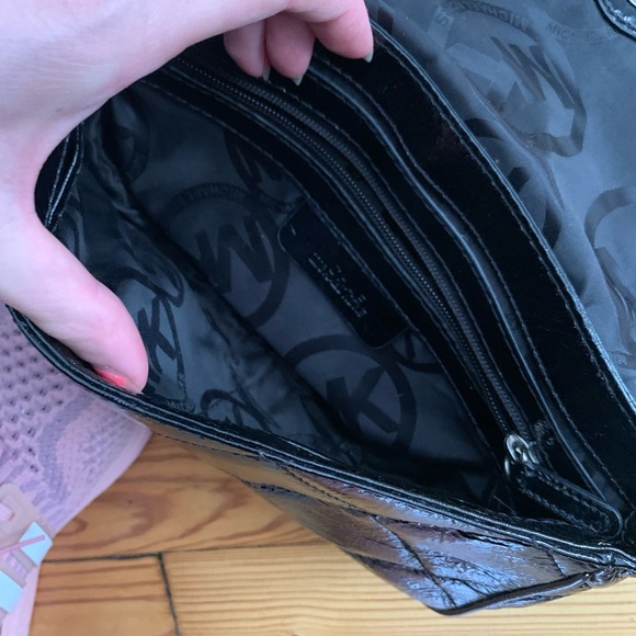 RARE✨Like New Michael Kors Crossbody Purse - Picture 6 of 11